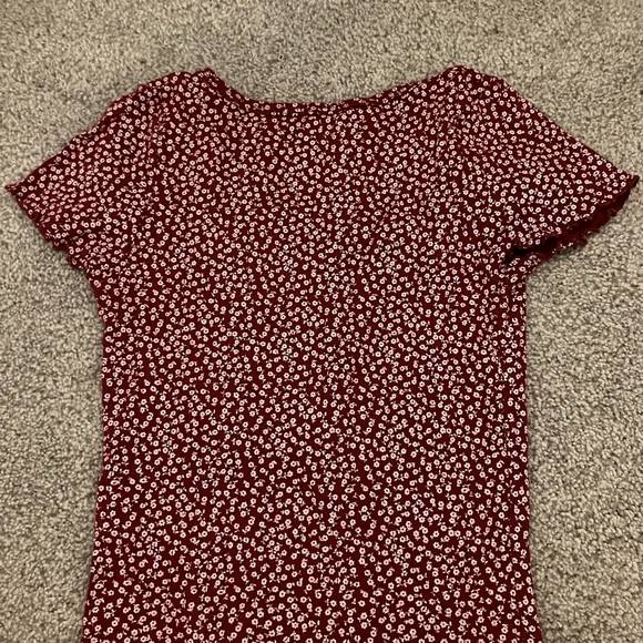 brandy melville baby tee - Picture 3 of 3